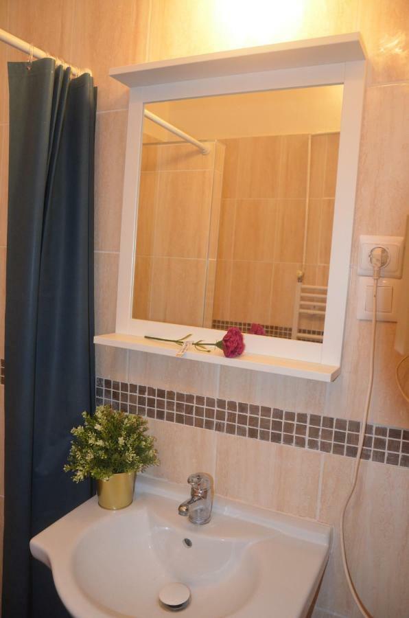 No. 11 Apartment With 2 Bathrooms Next To Railway Station Budapest Exterior foto