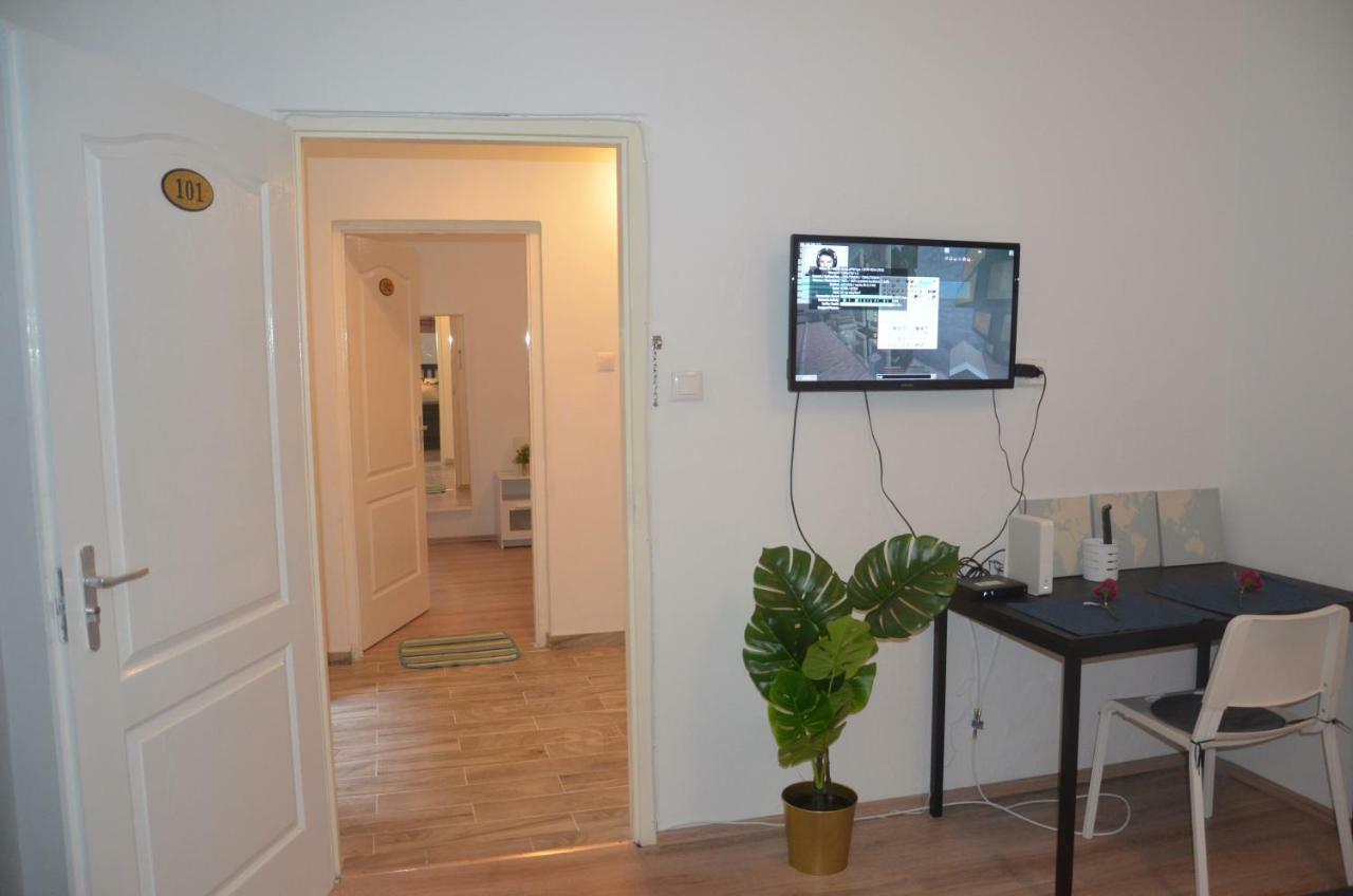 No. 11 Apartment With 2 Bathrooms Next To Railway Station Budapest Exterior foto